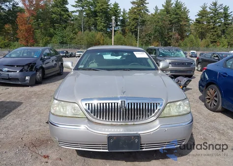 2005 Lincoln Town Car Signature из США, поврежденный, VIN 1LNHM81W55Y635003